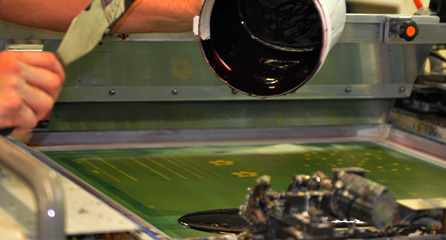 涂料/油墨純?cè)翔b定